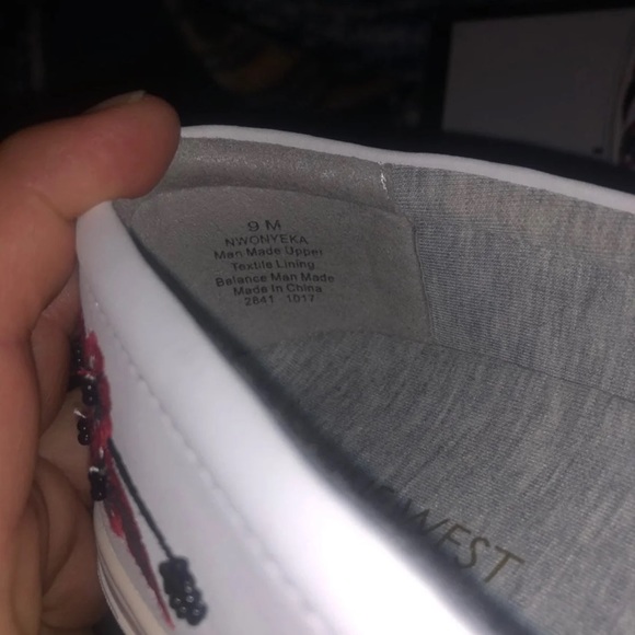 Shoes - Picture 4 of 5